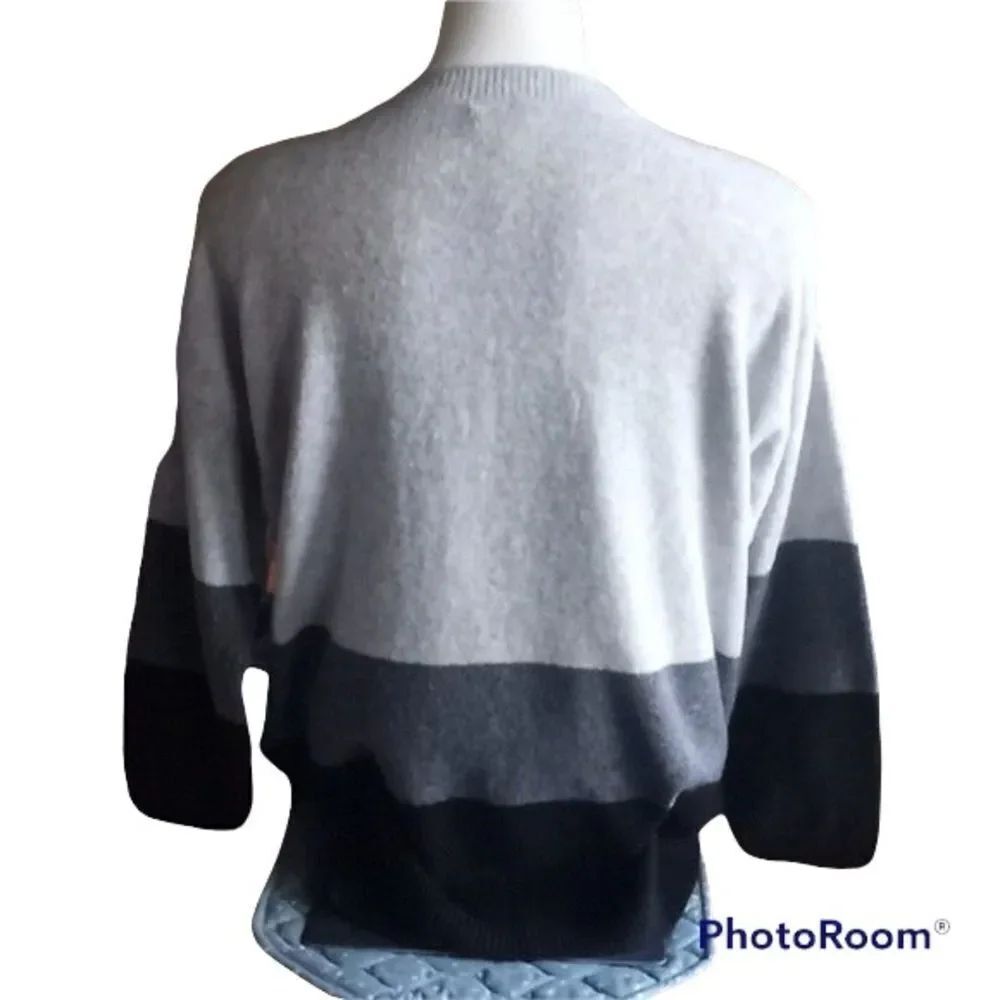 ✨ A.N.A. Colorblock Sweater✨ - Picture 4 of 6